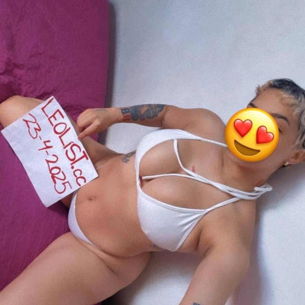
                        Luna
                     is Female Escorts. | Toronto | Ontario | Canada | canadatopescorts.com 