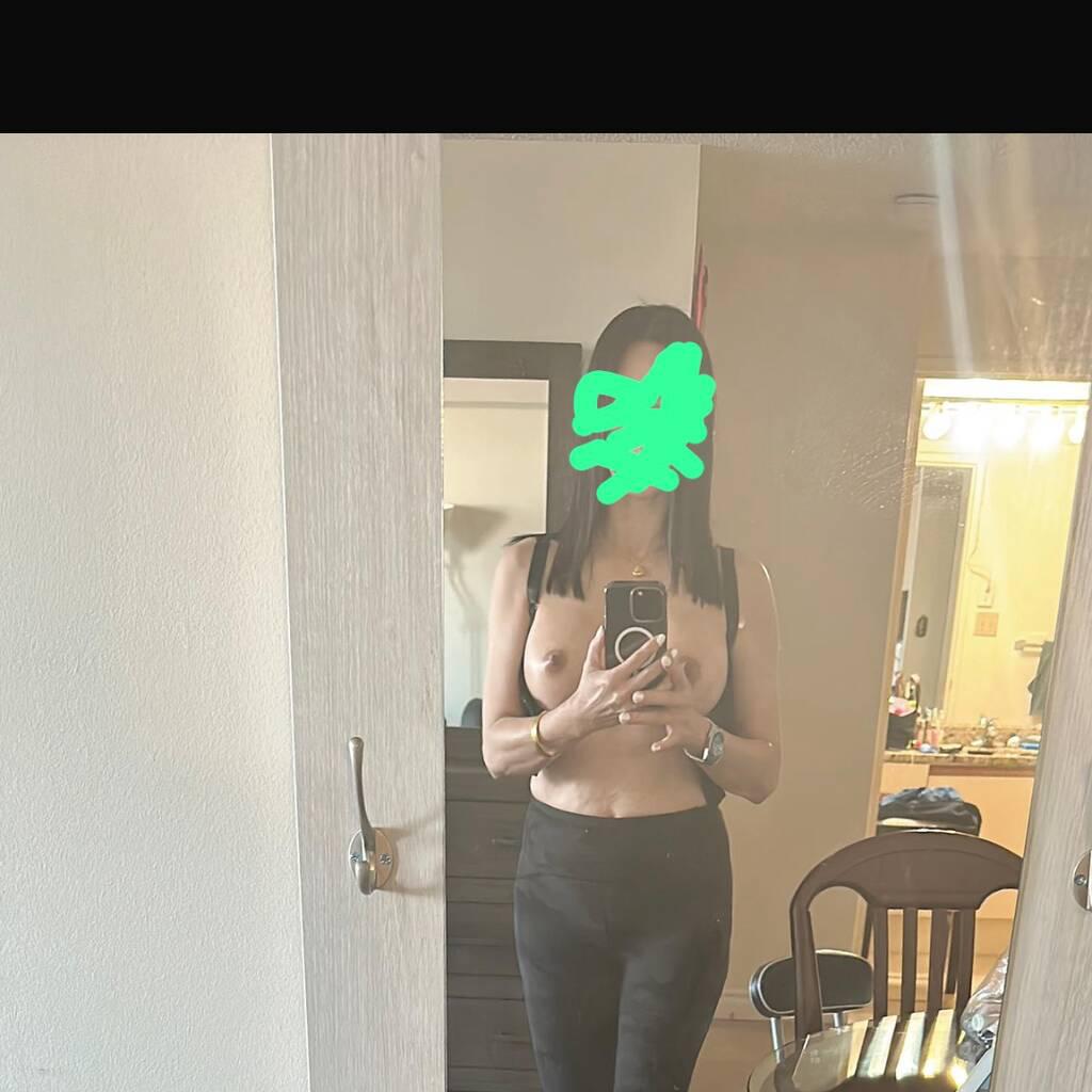 
                        Helen
                     is Female Escorts. | Kamloops | British Columbia | Canada | canadatopescorts.com 