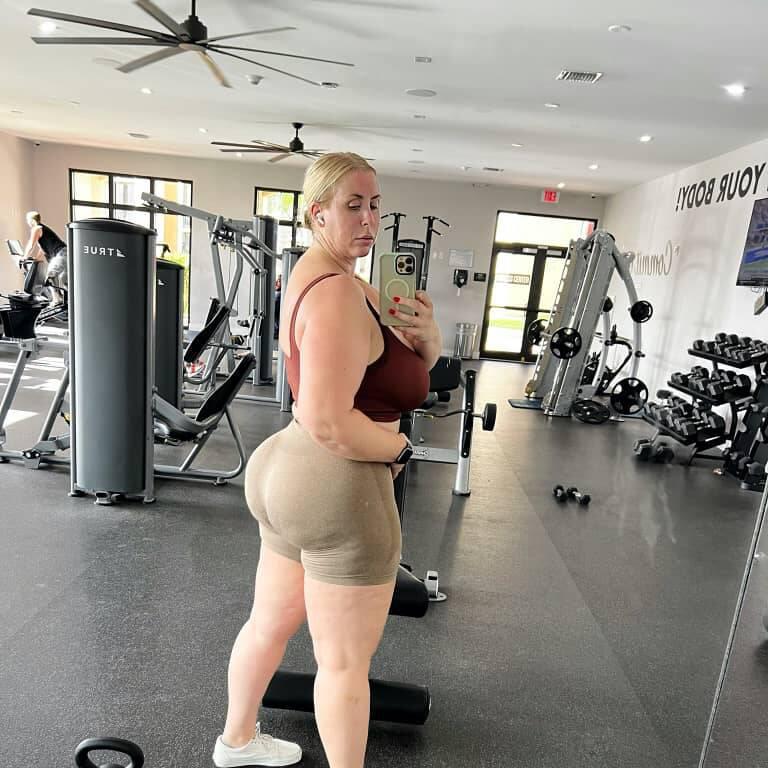 
                        Lora
                     is Female Escorts. | Trois Rivieres | Quebec | Canada | canadatopescorts.com 
