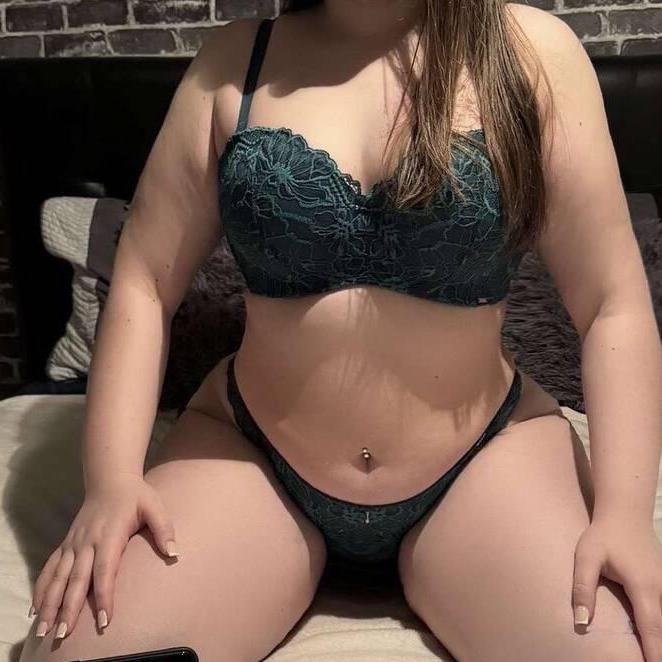 
                        Scarlet
                     is Female Escorts. | Niagara | Ontario | Canada | canadatopescorts.com 