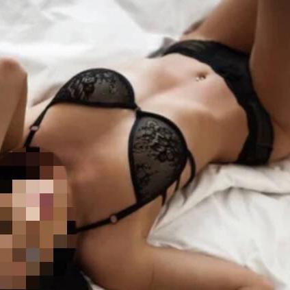 
                        Carly
                     is Female Escorts. | Vancouver | British Columbia | Canada | canadatopescorts.com 