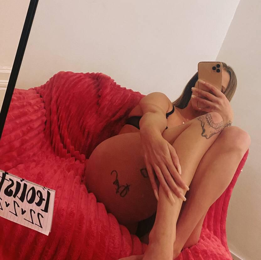 
                        Charlotte
                     is Female Escorts. | Quebec City | Quebec | Canada | canadatopescorts.com 