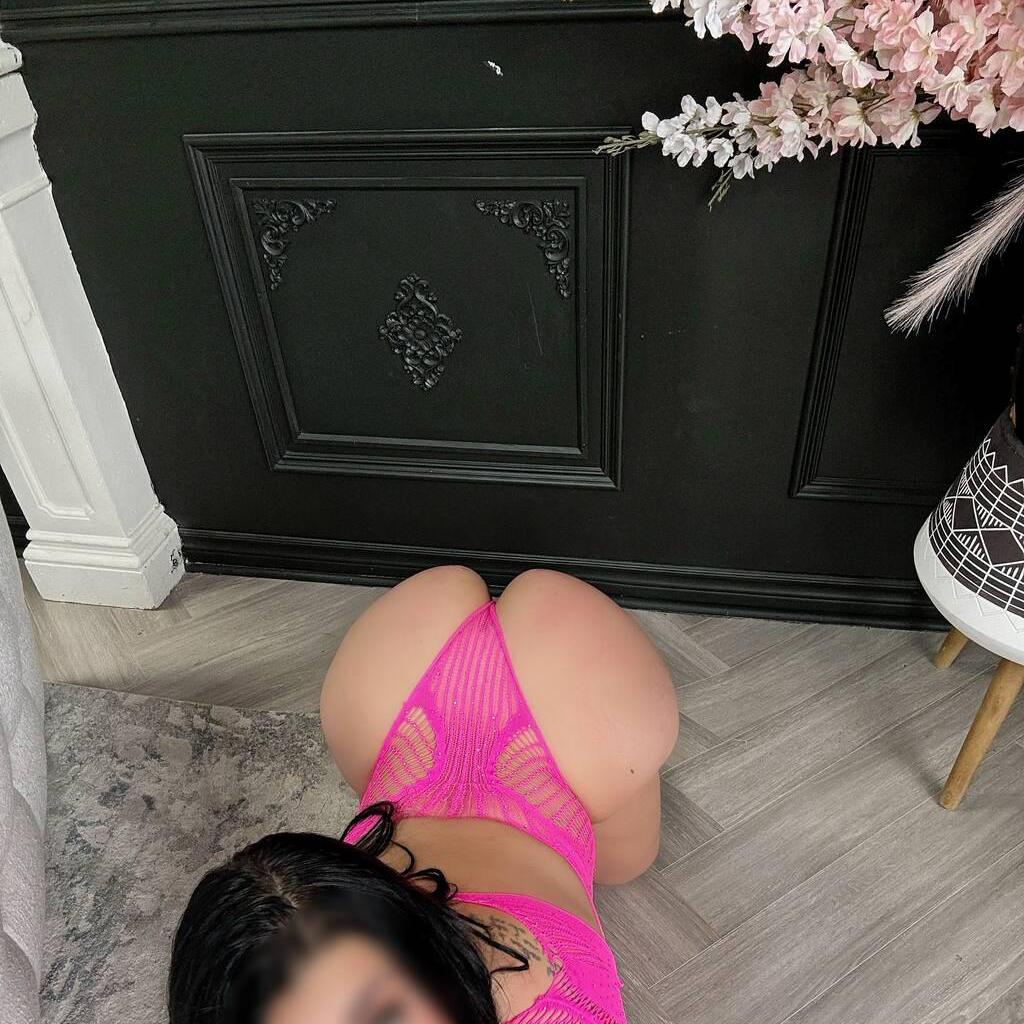 
                        Laura
                     is Female Escorts. | Quebec City | Quebec | Canada | canadatopescorts.com 