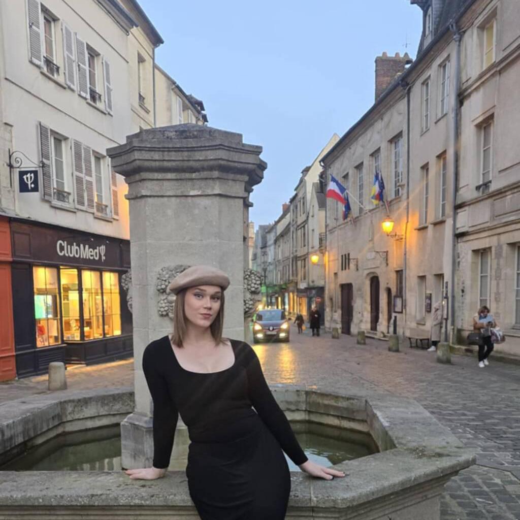 
                        Emma
                     is Female Escorts. | Trois Rivieres | Quebec | Canada | canadatopescorts.com 