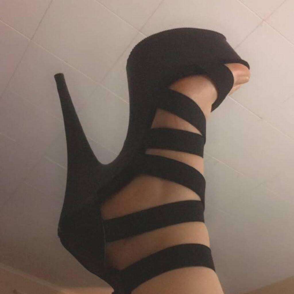 
                        Arie
                     is Female Escorts. | belleville | Ontario | Canada | canadatopescorts.com 