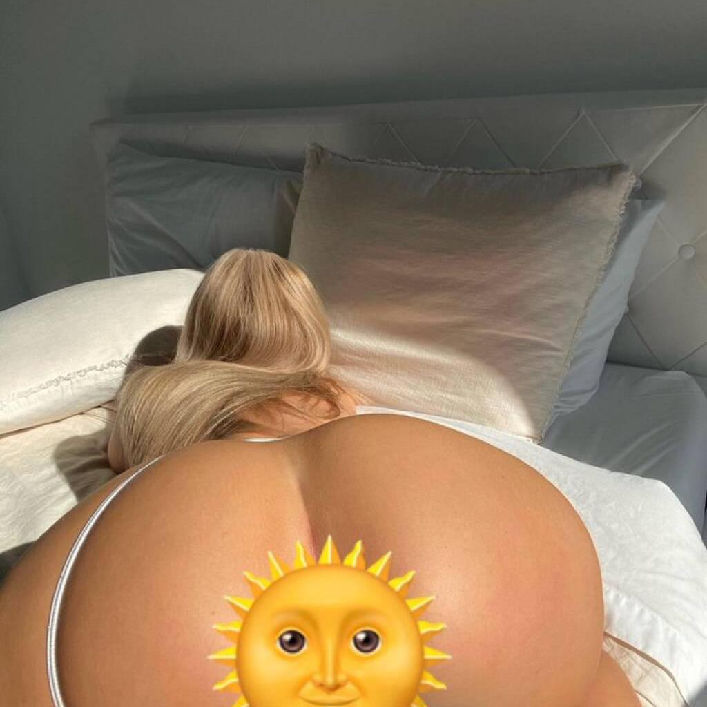 
                        Angela
                     is Female Escorts. | Kitchener | Ontario | Canada | canadatopescorts.com 