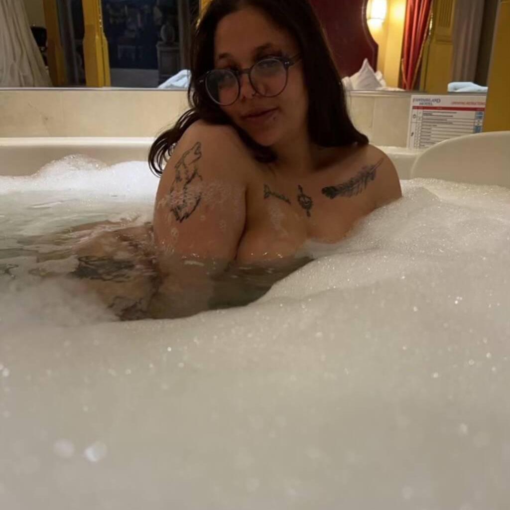 
                        Cymone
                     is Female Escorts. | Grande Prairie | Alberta | Canada | canadatopescorts.com 