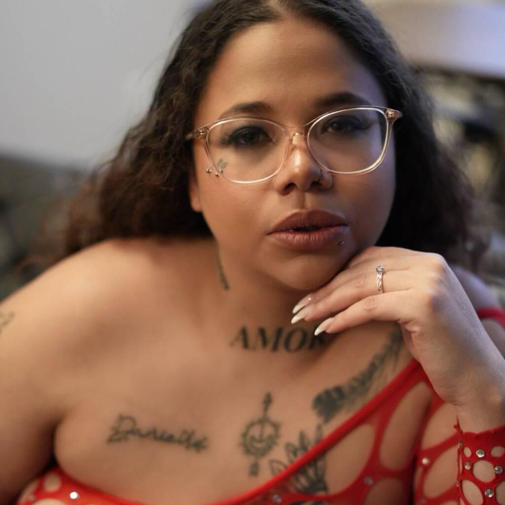
                        Cymone
                     is Female Escorts. | Grande Prairie | Alberta | Canada | canadatopescorts.com 