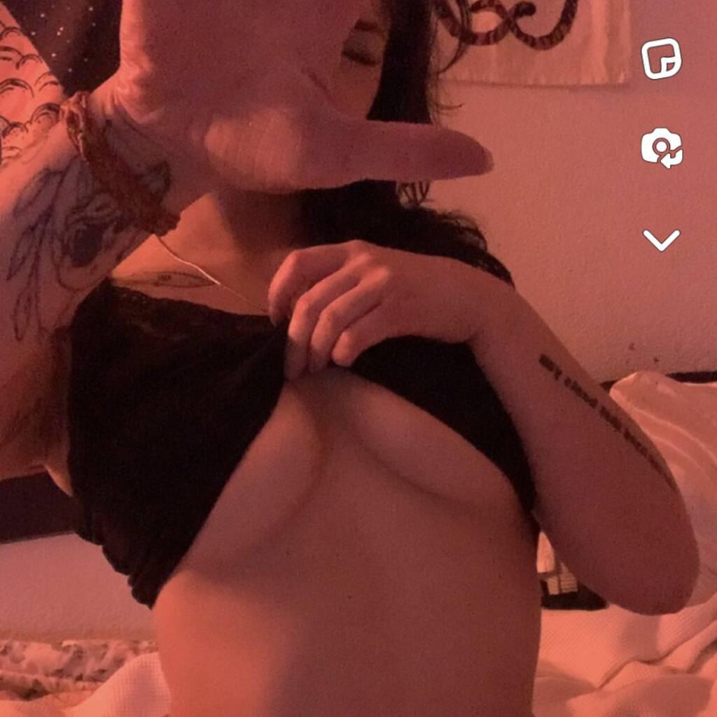 
                        Alykatt
                     is Female Escorts. | Peace River Country | British Columbia | Canada | canadatopescorts.com 