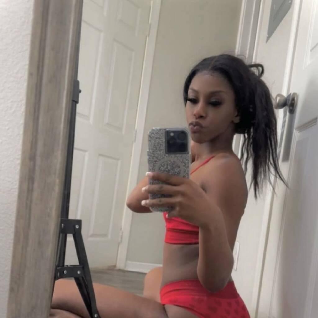 
                        Olivia
                     is Female Escorts. | Guelph | Ontario | Canada | canadatopescorts.com 