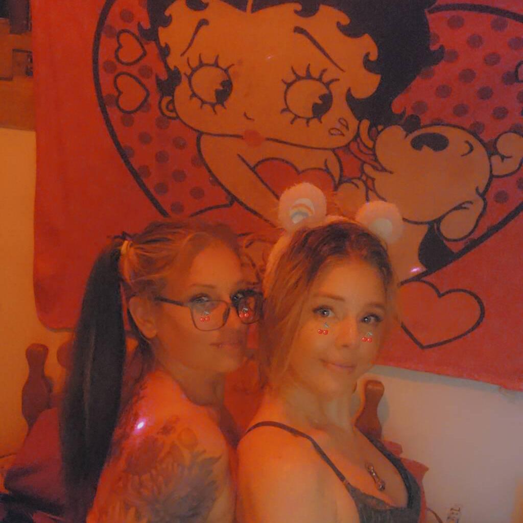 
                        Karma & Alexis
                     is Female Escorts. | windsor | Ontario | Canada | canadatopescorts.com 