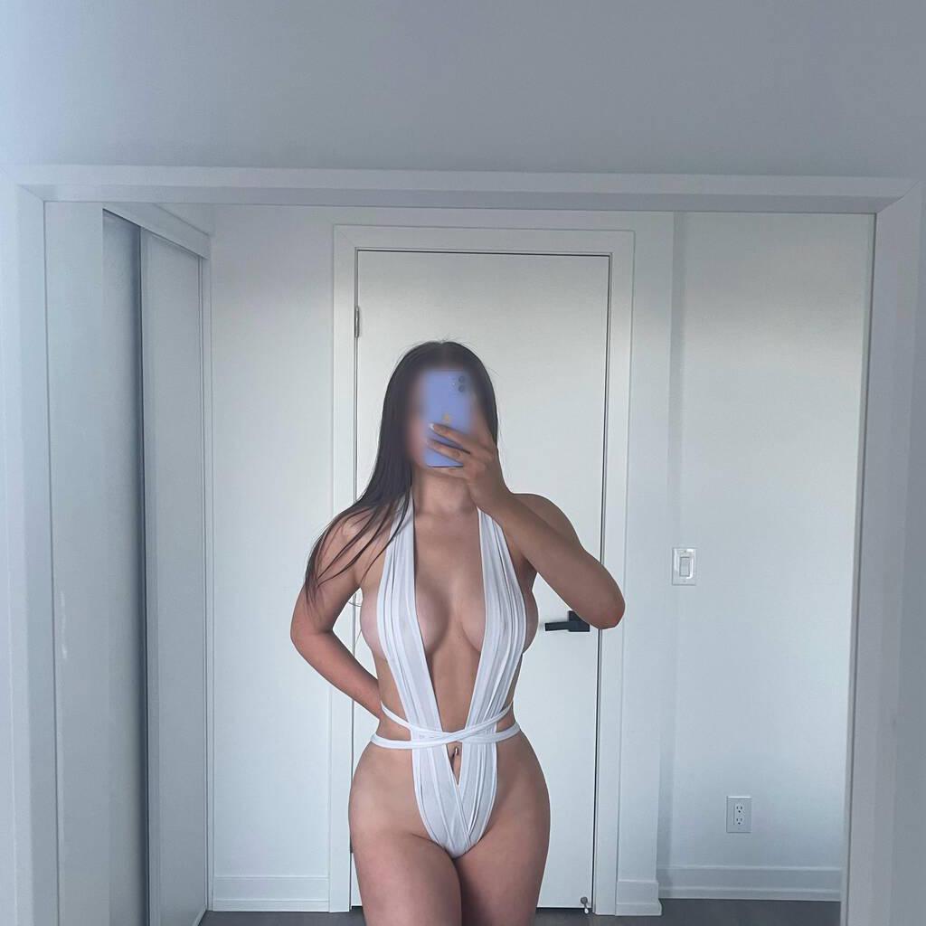 
                        Alexa
                     is Female Escorts. | Calgary | Alberta | Canada | canadatopescorts.com 