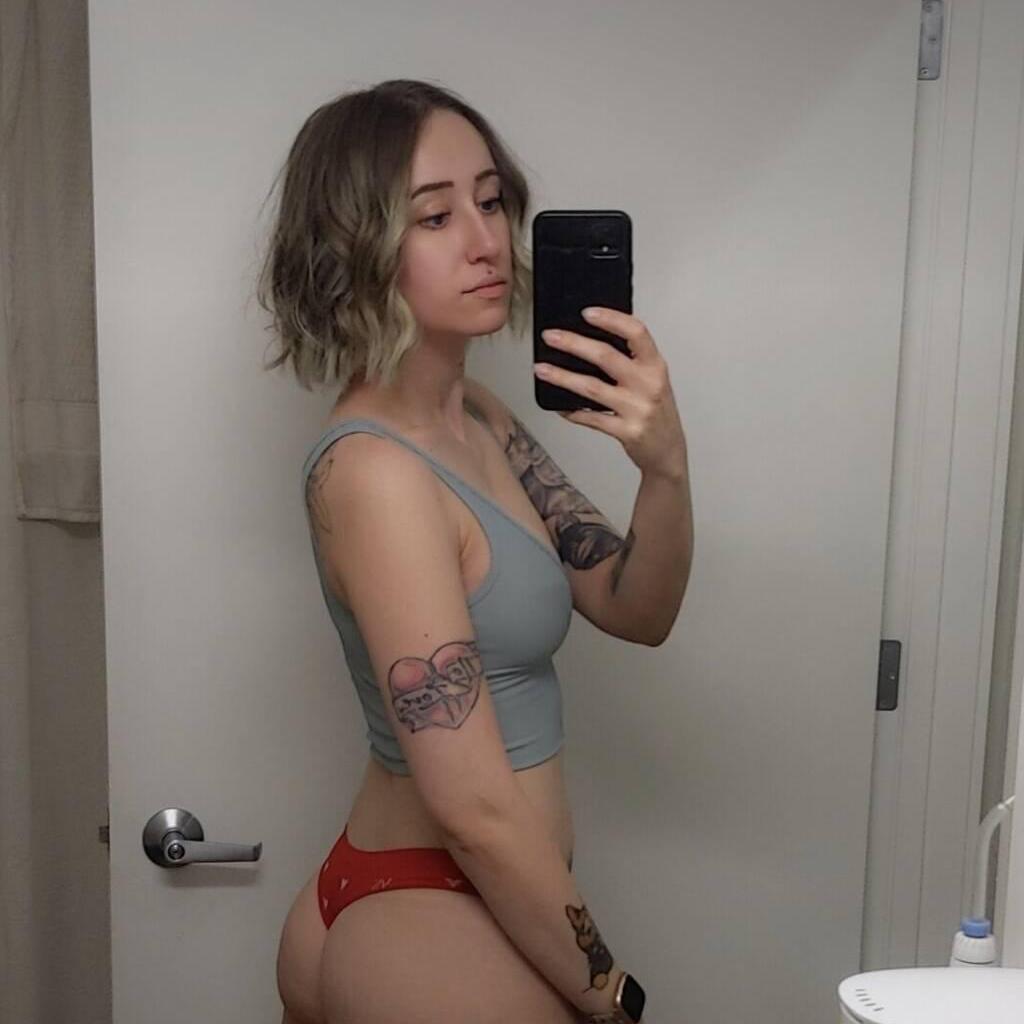 
                        Katy
                     is Female Escorts. | Medicine Hat | Alberta | Canada | canadatopescorts.com 