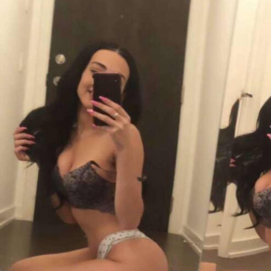 
                        Karlee
                     is Female Escorts. | Abbotsford | British Columbia | Canada | canadatopescorts.com 