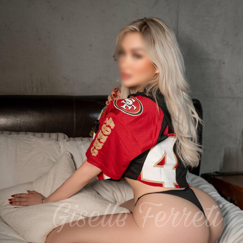 
                        Giselle
                     is Female Escorts. | Kelowna | British Columbia | Canada | canadatopescorts.com 