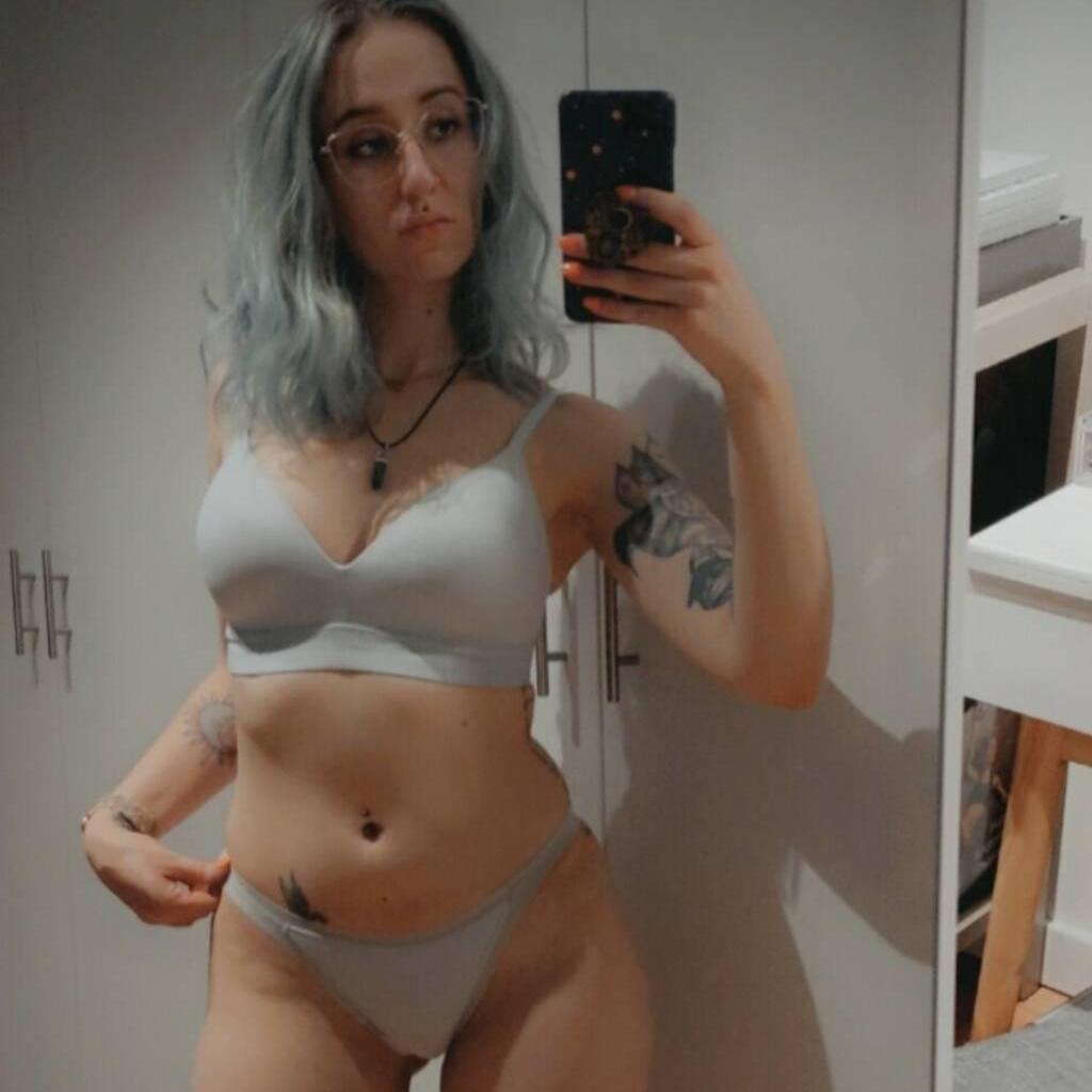 
                        Katy
                     is Female Escorts. | Comox Balley | British Columbia | Canada | canadatopescorts.com 