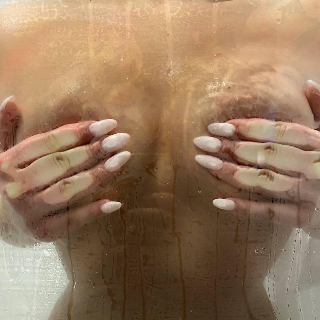 
                        Laura
                     is Female Escorts. | Quebec City | Quebec | Canada | canadatopescorts.com 