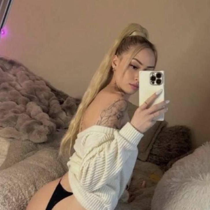 
                        Amber
                     is Female Escorts. | Toronto | Ontario | Canada | canadatopescorts.com 