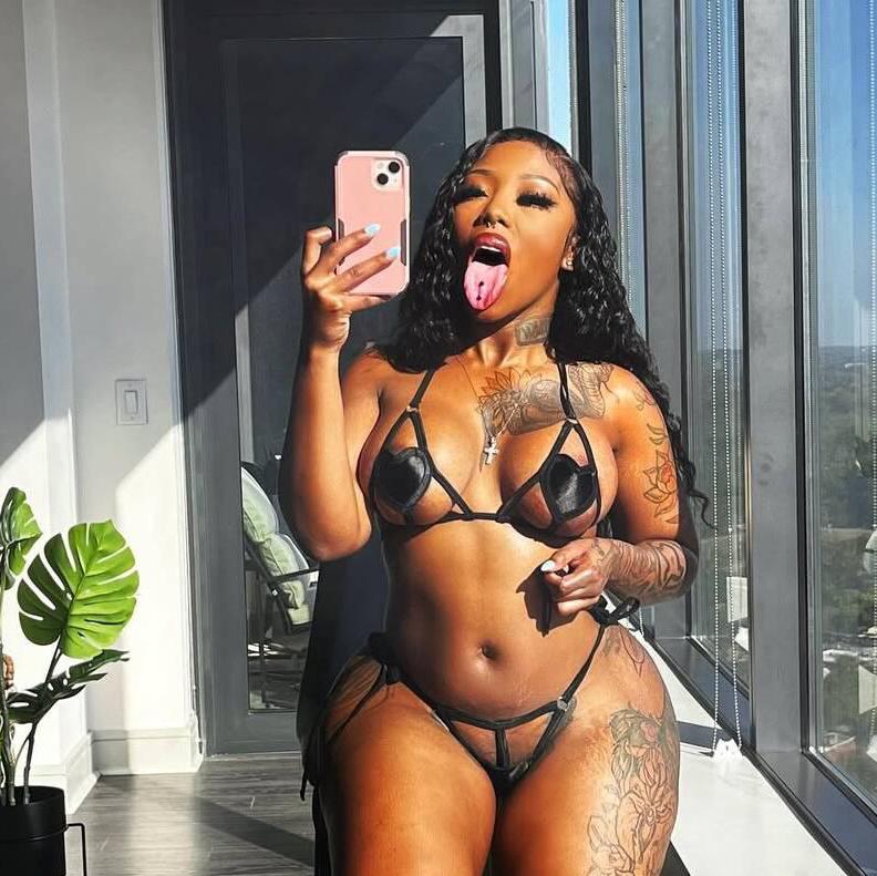 
                        Coco
                     is Female Escorts. | Owen Sound | Ontario | Canada | canadatopescorts.com 