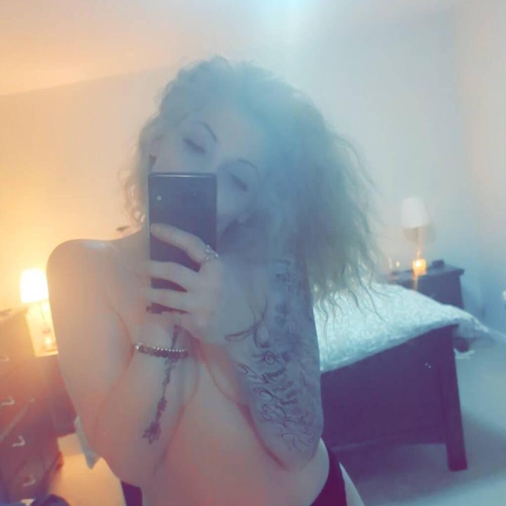 
                        MacKenzie
                     is Female Escorts. | Niagara | Ontario | Canada | canadatopescorts.com 