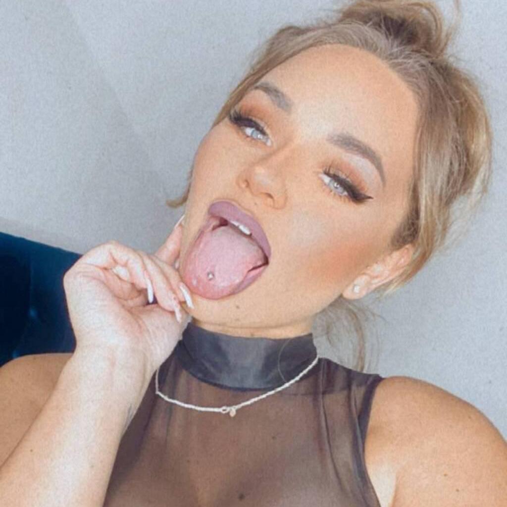 
                        Sabrina
                     is Female Escorts. | Saguenay | Quebec | Canada | canadatopescorts.com 