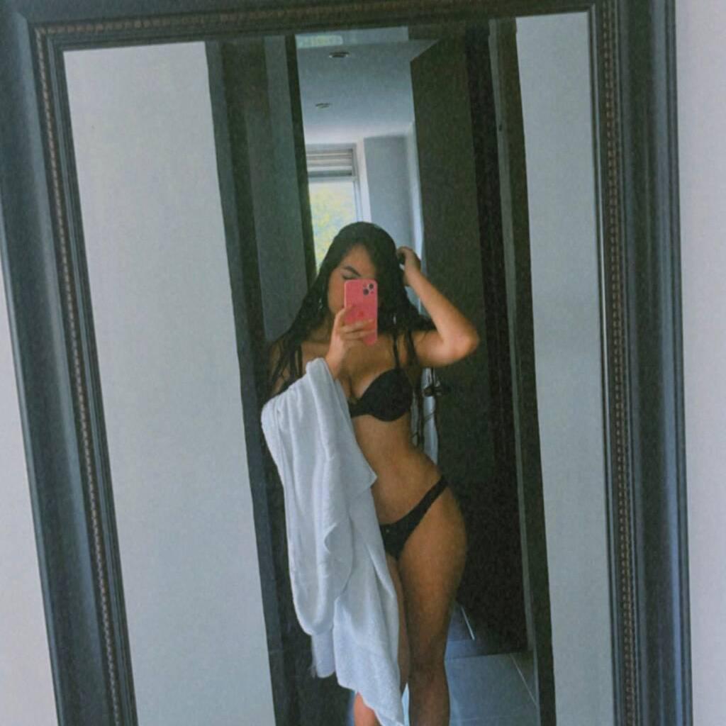 
                        Carlax
                     is Female Escorts. | Peace River Country | British Columbia | Canada | canadatopescorts.com 