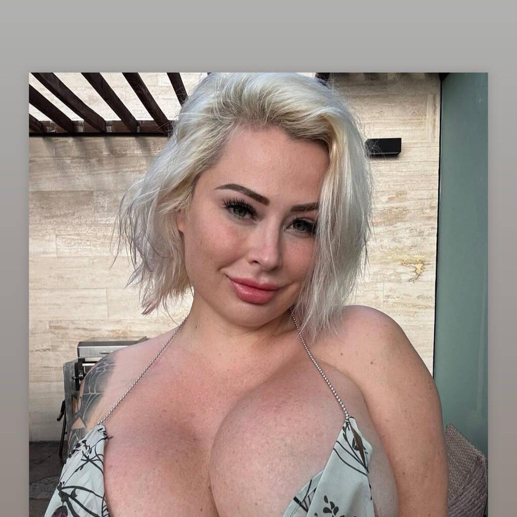 
                        ••Amanda Schmanda•
                     is Female Escorts. | Montreal | Quebec | Canada | canadatopescorts.com 