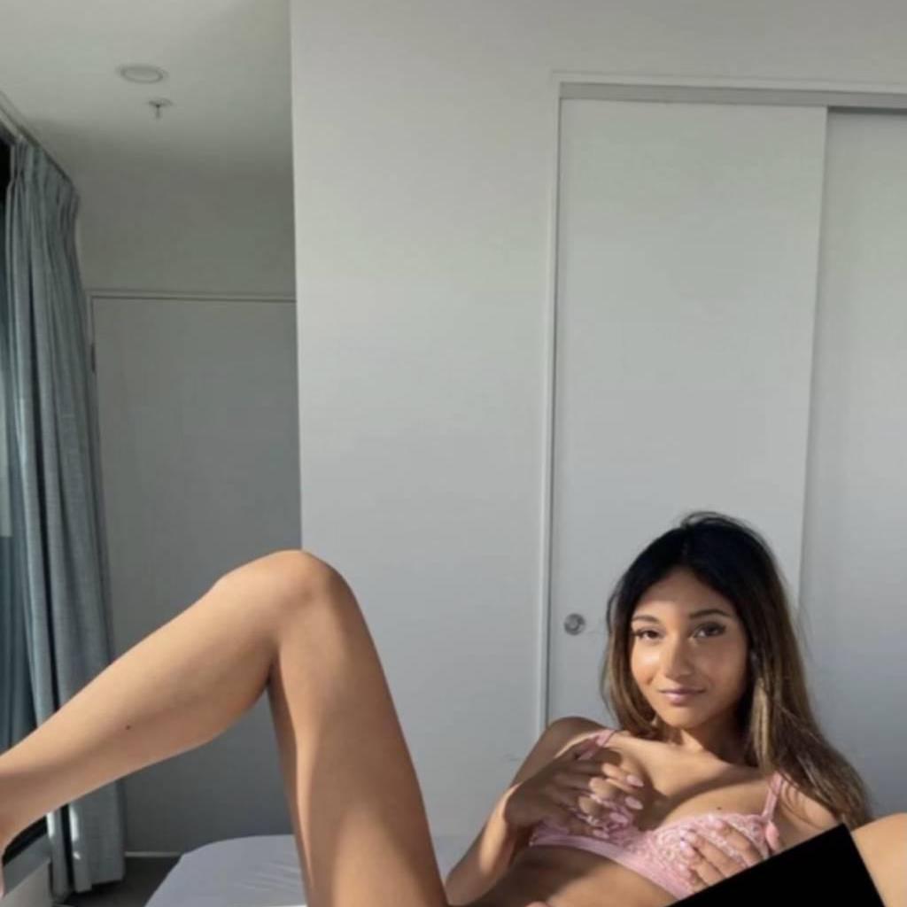 
                        Arti
                     is Female Escorts. | Sudbury | Ontario | Canada | canadatopescorts.com 