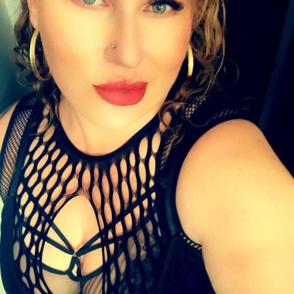 
                        Velvet Mama
                     is Female Escorts. | Red Deer | Alberta | Canada | canadatopescorts.com 