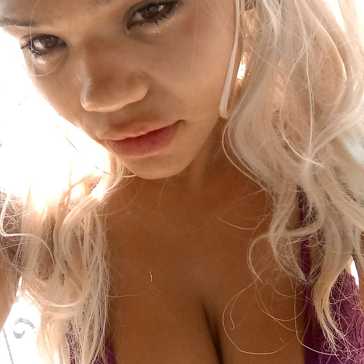 bubble is Female Escorts. | Edmonton | Alberta | Canada | canadatopescorts.com 