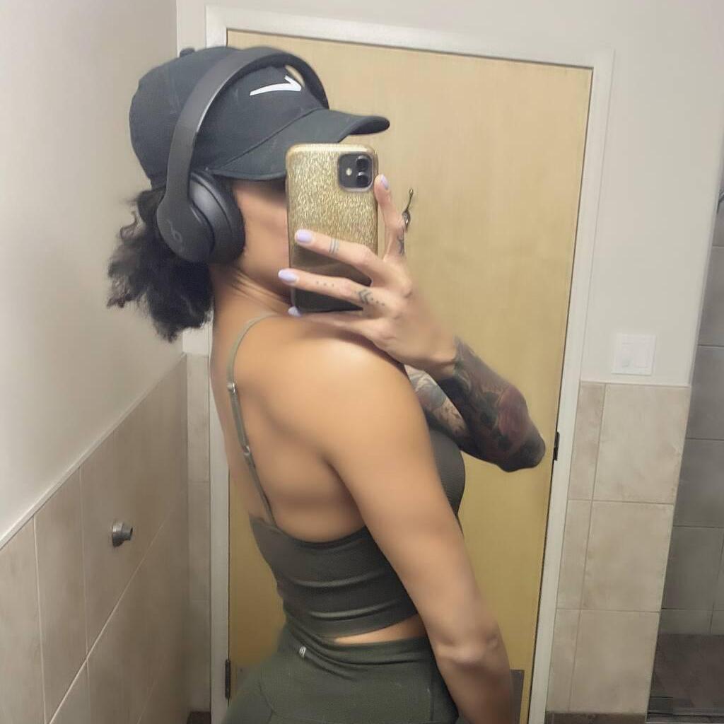 
                        Savannah
                     is Female Escorts. | Edmonton | Alberta | Canada | canadatopescorts.com 
