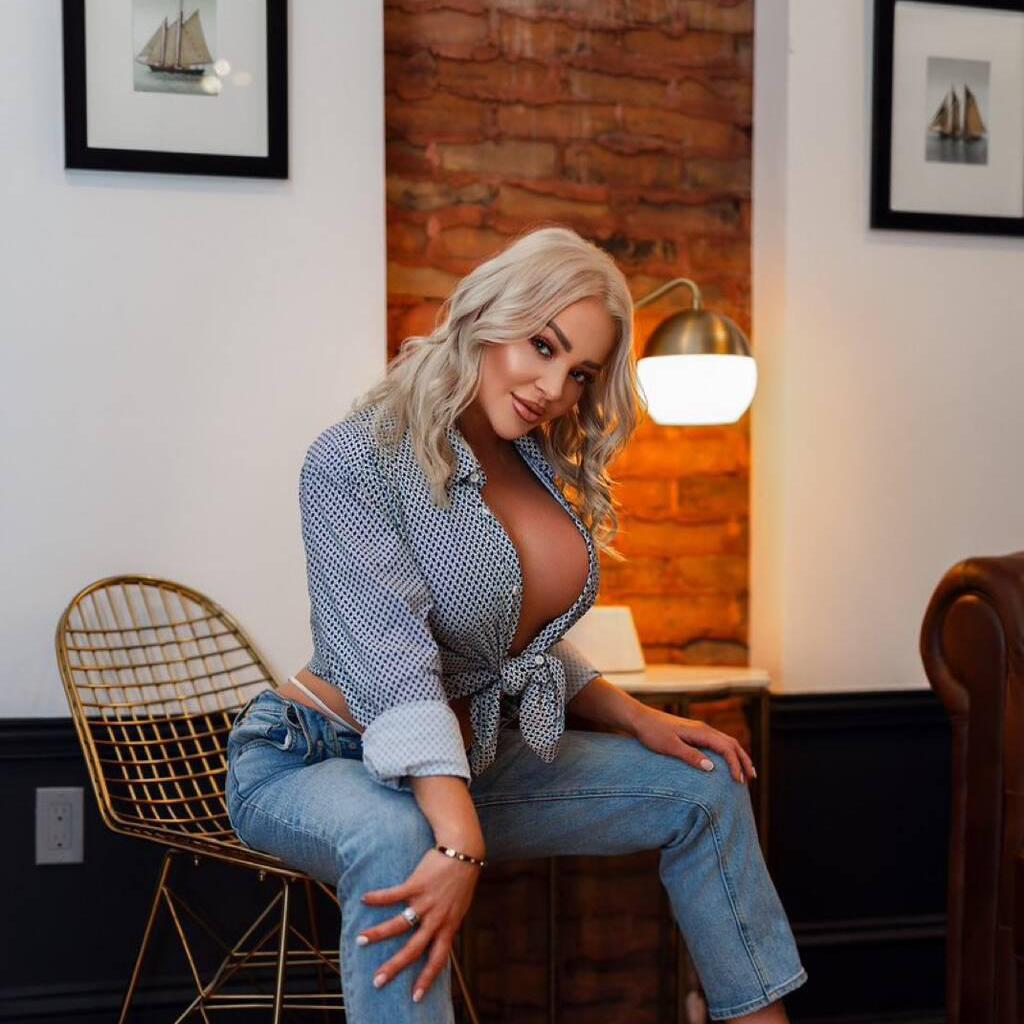 
                        Karina Valentina
                     is Female Escorts. | Toronto | Ontario | Canada | canadatopescorts.com 