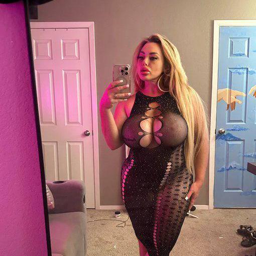 
                        Veronica
                     is Female Escorts. | Sunshine Coast | British Columbia | Canada | canadatopescorts.com 
