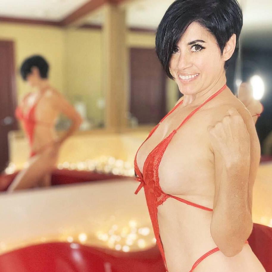 
                        Sophia
                     is Female Escorts. | Chatham | Ontario | Canada | canadatopescorts.com 