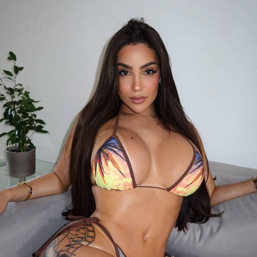 
                        Clara
                     is Female Escorts. | St. Albert | Alberta | Canada | canadatopescorts.com 