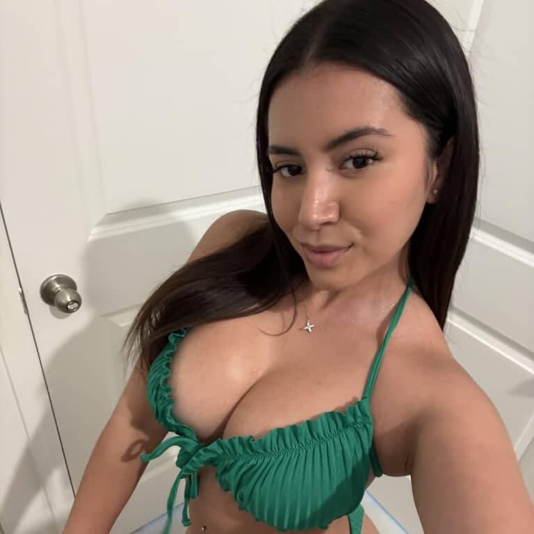 
                        Haniya
                     is Female Escorts. | Kitchener | Ontario | Canada | canadatopescorts.com 