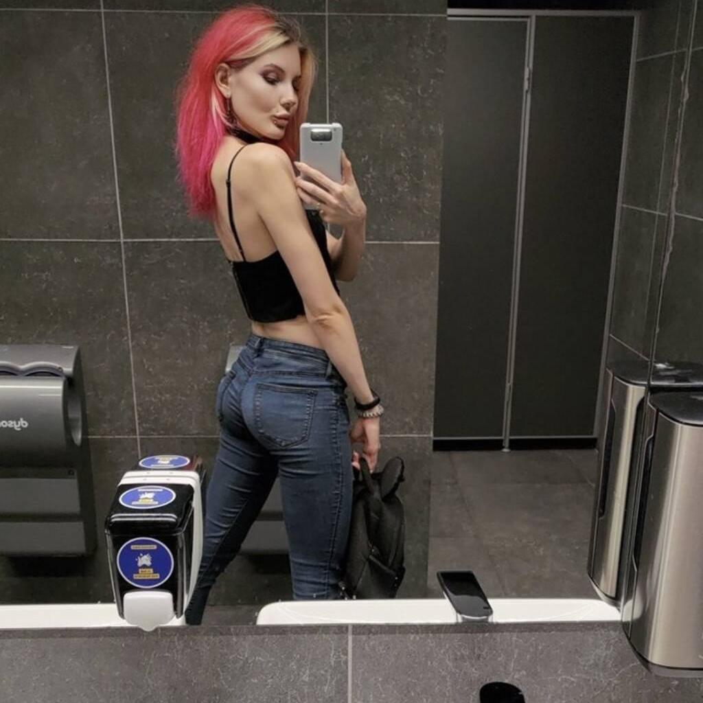 
                        Barbie
                     is Female Escorts. | Kamloops | British Columbia | Canada | canadatopescorts.com 