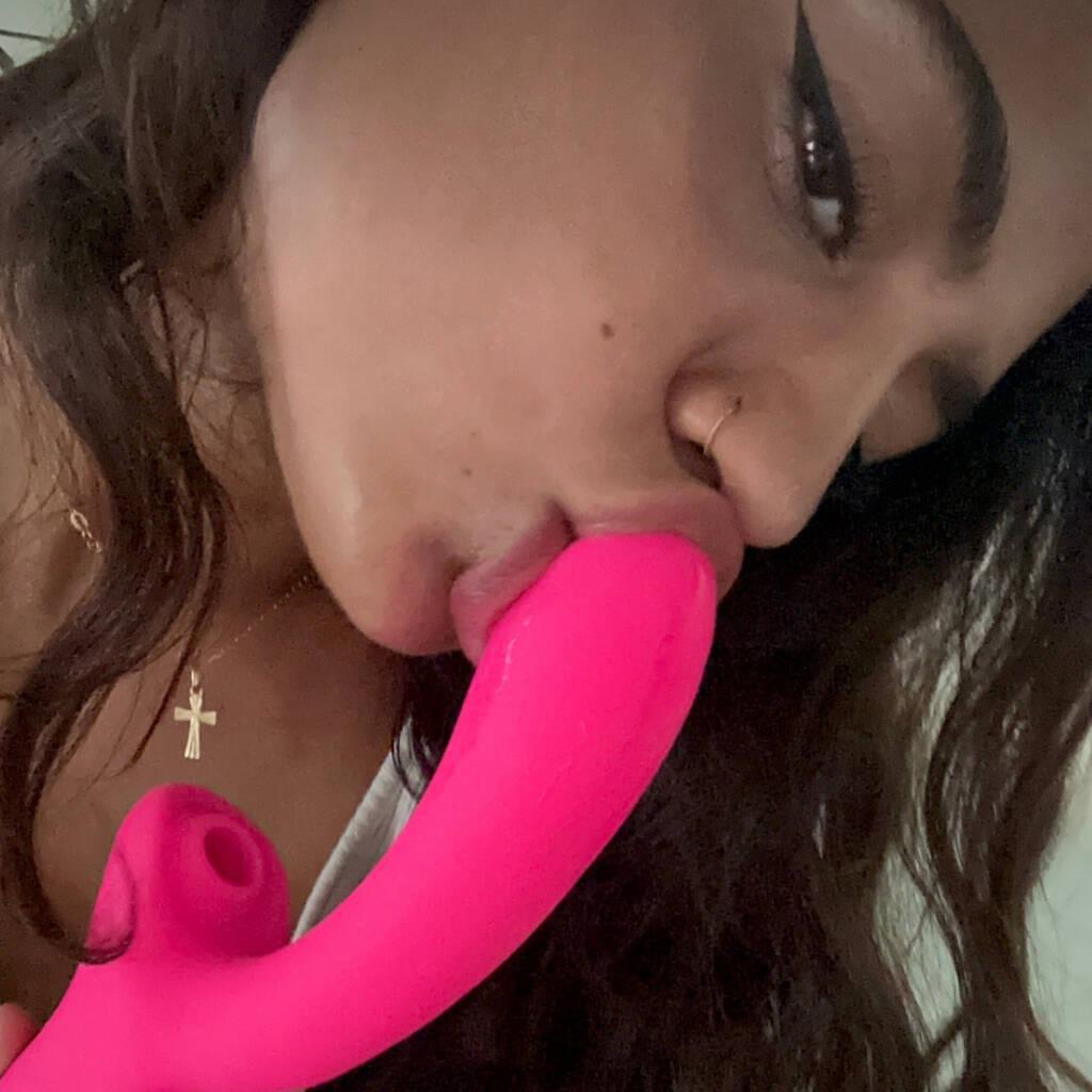
                        Escorpiana
                     is Female Escorts. | Winnipeg | Manitoba | Canada | canadatopescorts.com 