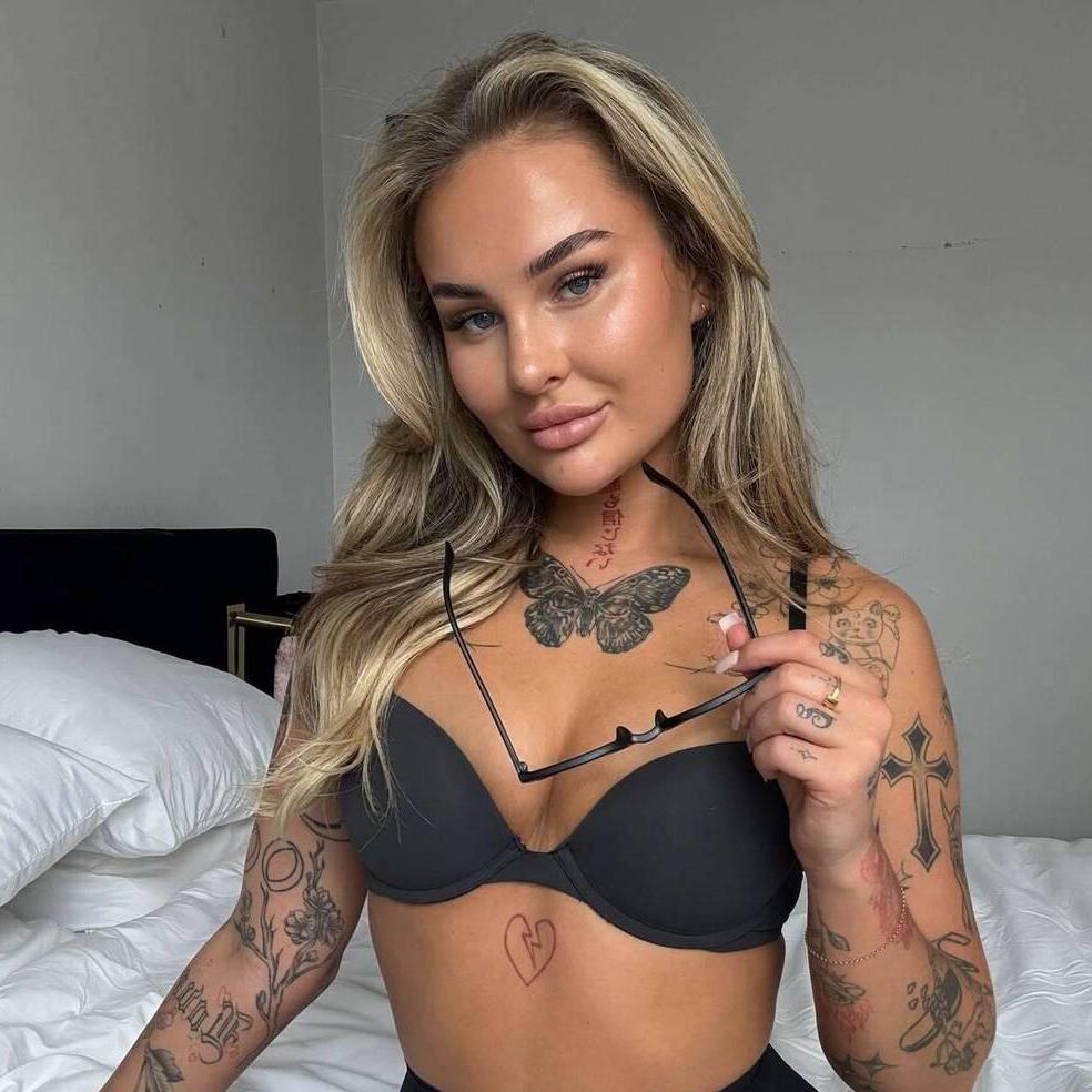 
                        Amélie
                     is Female Escorts. | Sherbrooke | Quebec | Canada | canadatopescorts.com 