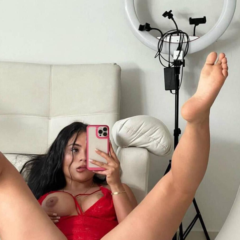 
                        Omayra
                     is Female Escorts. | Owen Sound | Ontario | Canada | canadatopescorts.com 