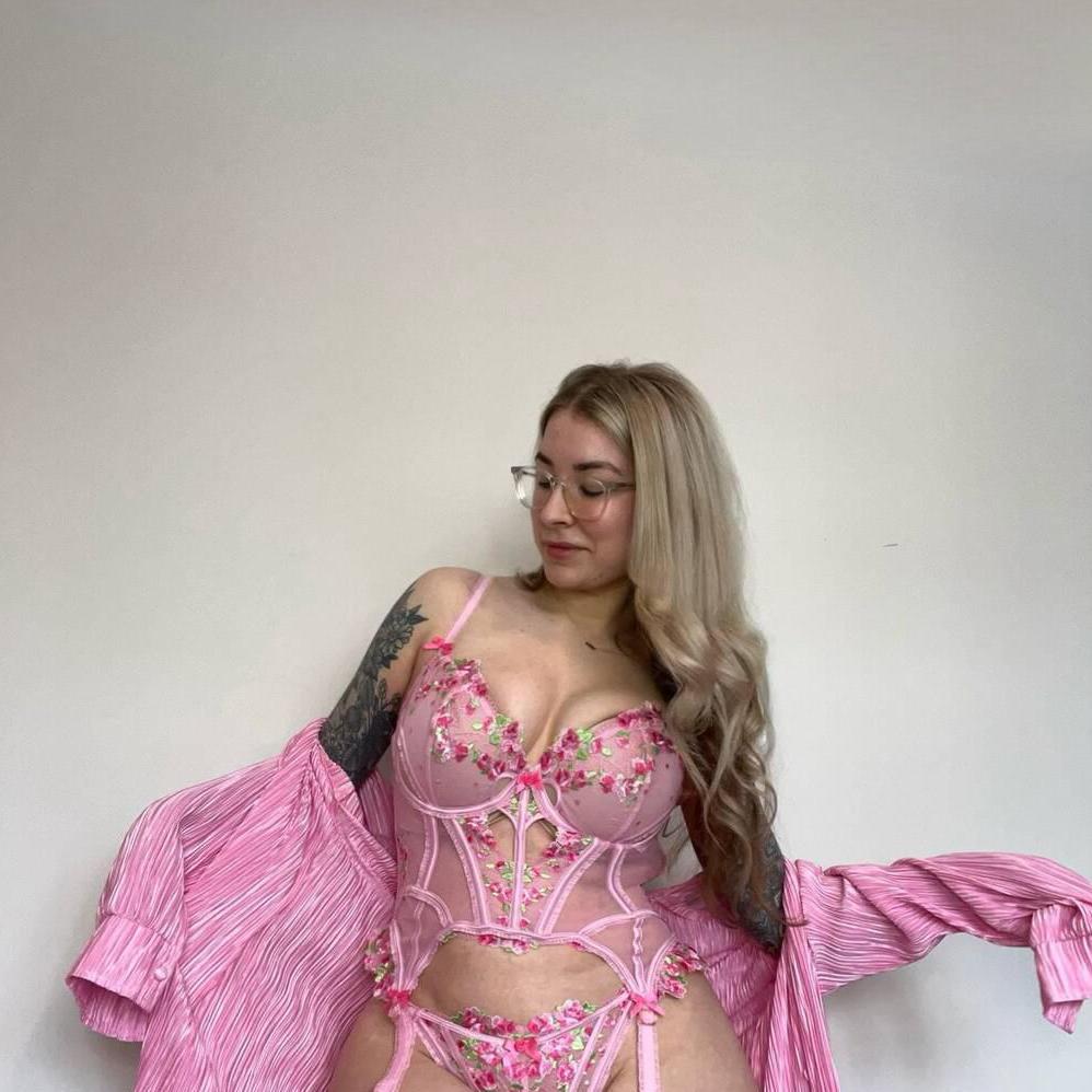 
                        Adriana
                     is Female Escorts. | St. Albert | Alberta | Canada | canadatopescorts.com 