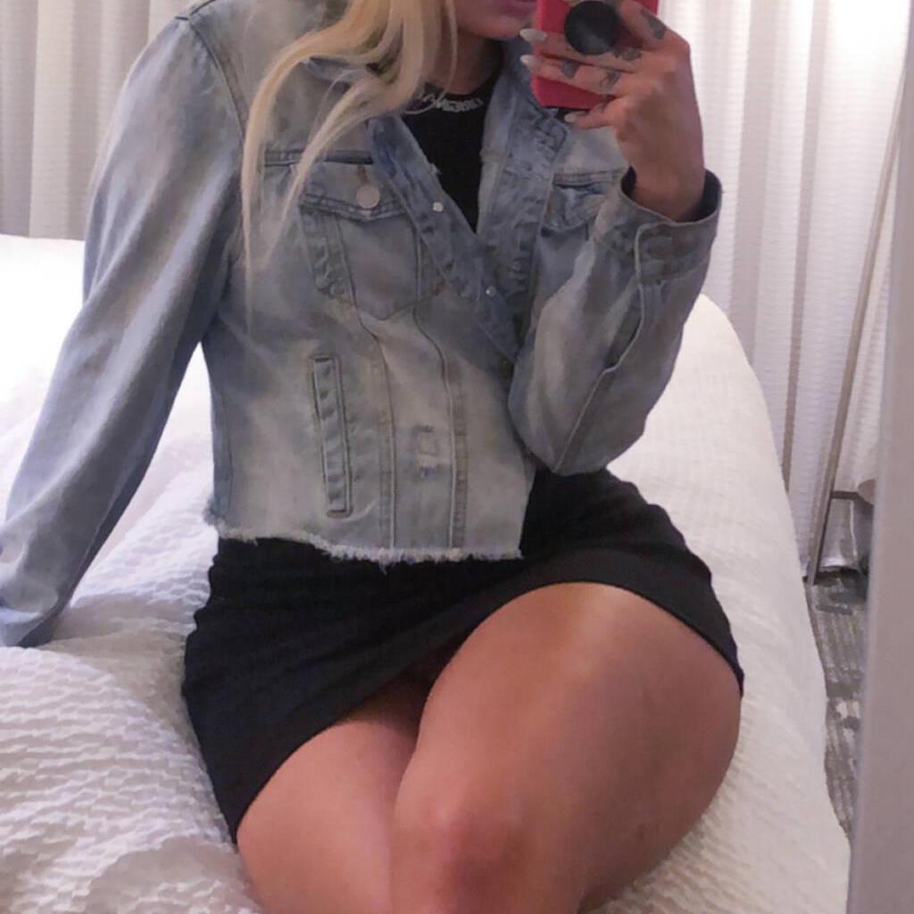 
                        April
                     is Female Escorts. | Brandon | Manitoba | Canada | canadatopescorts.com 