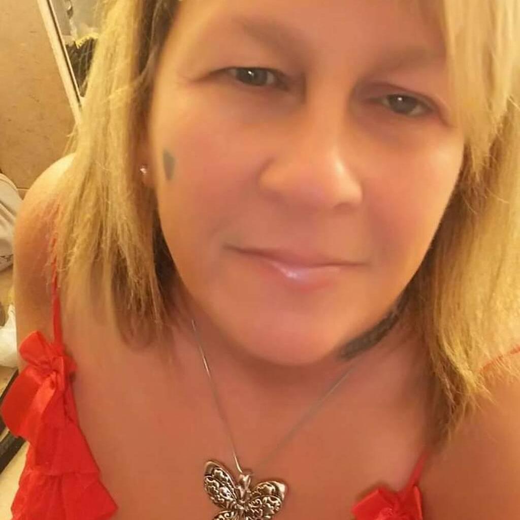 
                        Gwen
                     is Female Escorts. | Sarnia | Ontario | Canada | canadatopescorts.com 