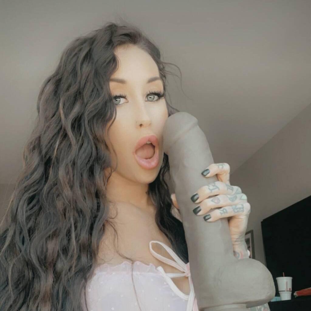 
                        Celina
                     is Female Escorts. | Prince George | British Columbia | Canada | canadatopescorts.com 