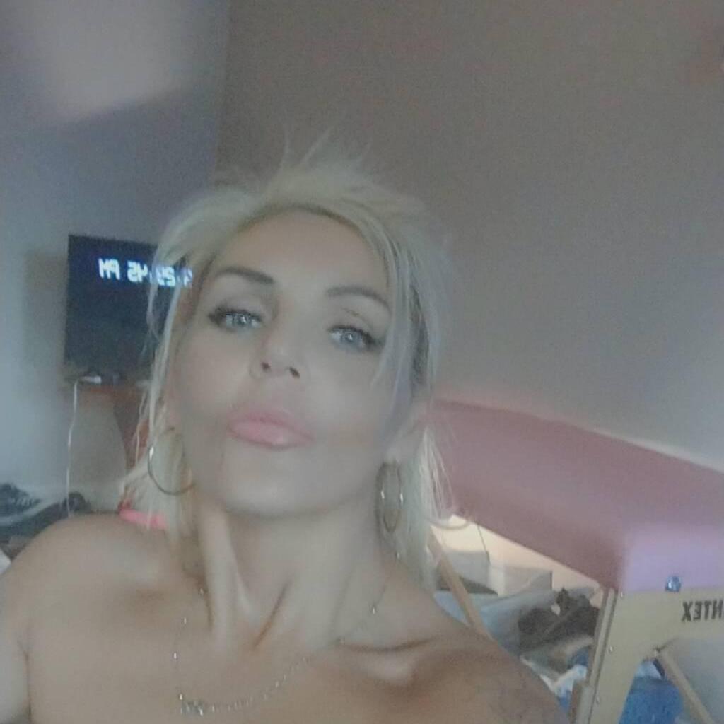 
                        Amber
                     is Female Escorts. | Abbotsford | British Columbia | Canada | canadatopescorts.com 
