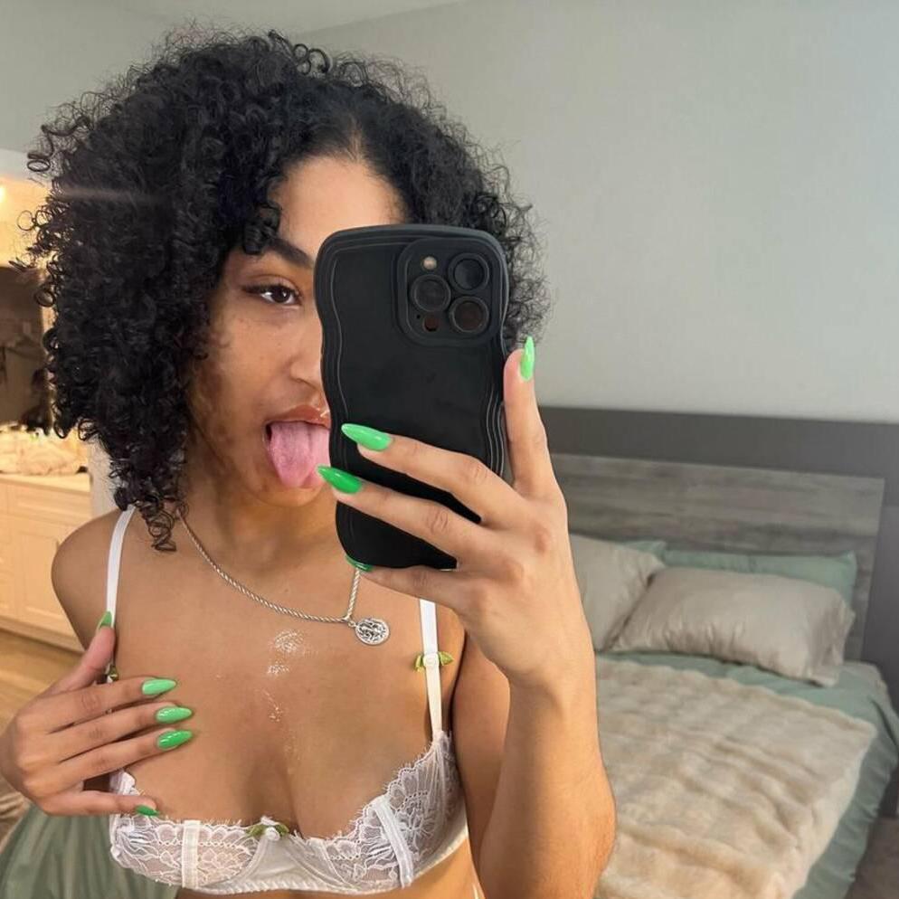 
                        Kira
                     is Female Escorts. | Kitchener | Ontario | Canada | canadatopescorts.com 