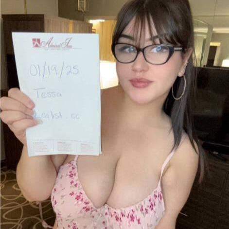 
                        Serena
                     is Female Escorts. | Hamilton | Ontario | Canada | canadatopescorts.com 