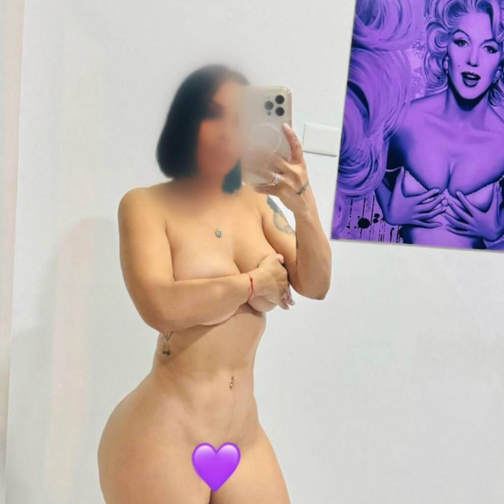
                        Pari
                     is Female Escorts. | Edmonton | Alberta | Canada | canadatopescorts.com 