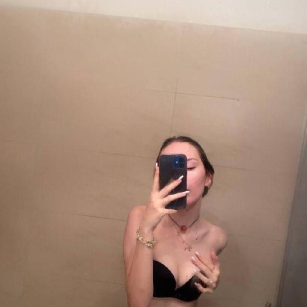 
                        Tristia
                     is Female Escorts. | Comox Balley | British Columbia | Canada | canadatopescorts.com 