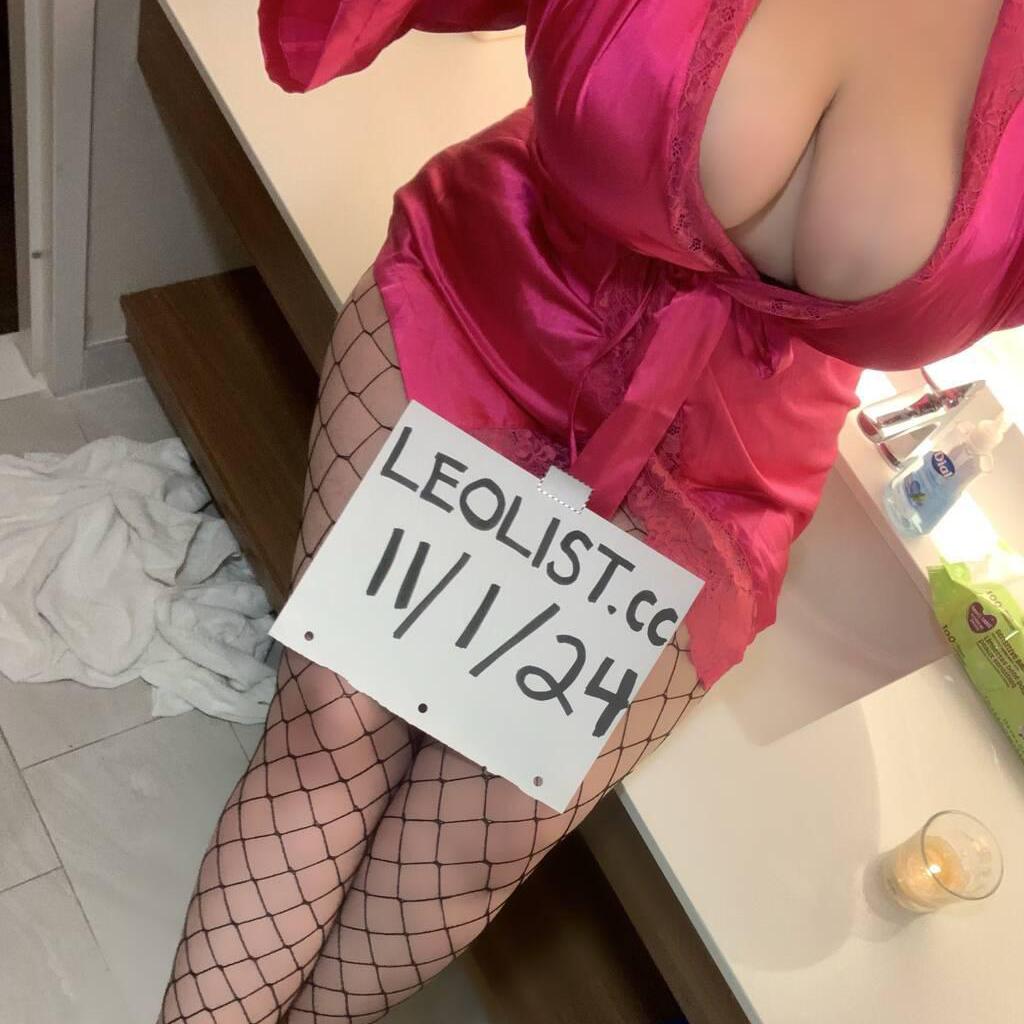 
                        Lauryn
                     is Female Escorts. | Kelowna | British Columbia | Canada | canadatopescorts.com 